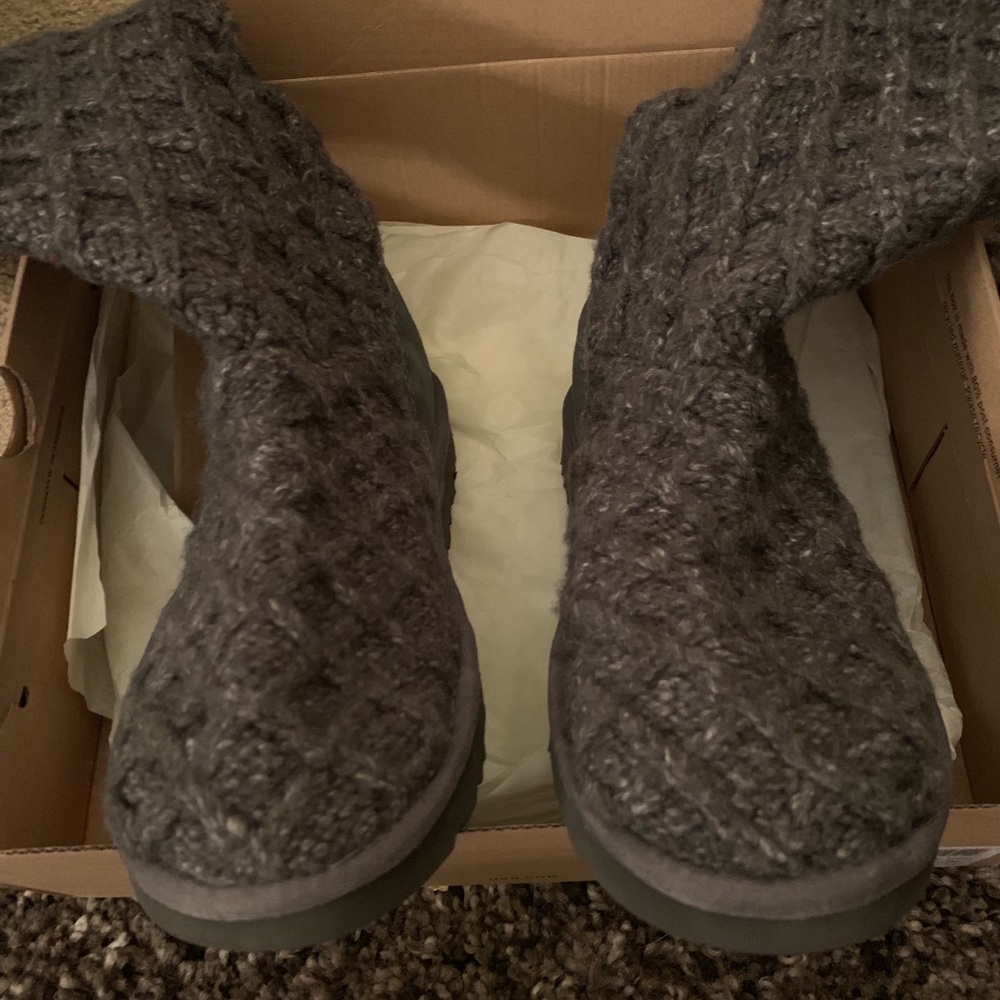 UGG sweater boots(Tall) - Picture 3 of 7